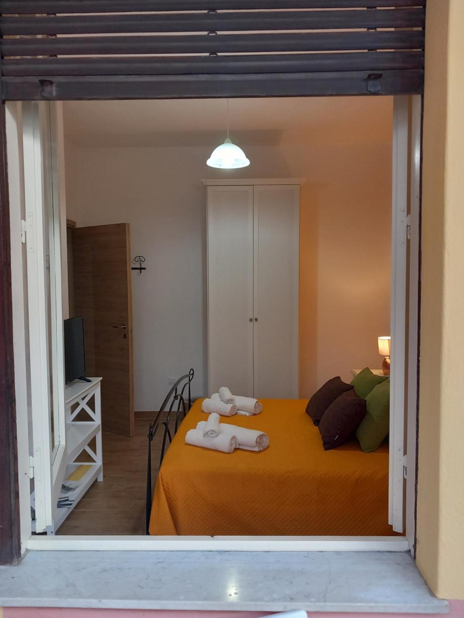 Bed and Breakfast Divina Cuspide Guspini Exterior foto